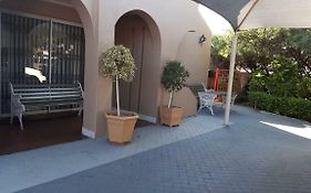 Diphororo Guest House